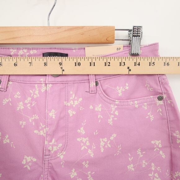 NYDJ Shorts Purple White Floral Pattern Ella Sideseam Slits Bermuda Size 8P - Picture 4 of 15